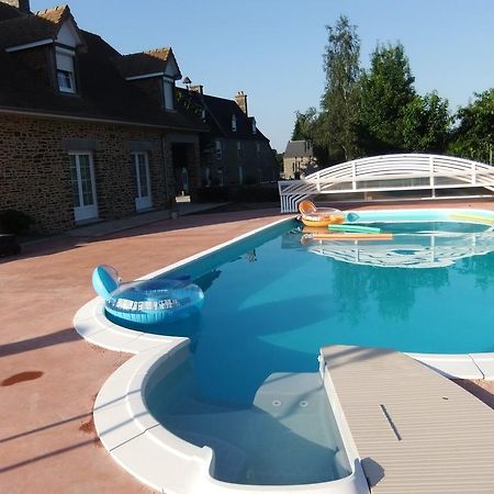 Gites De L'Aumondiere Condé-sur-Noireau Exterior foto