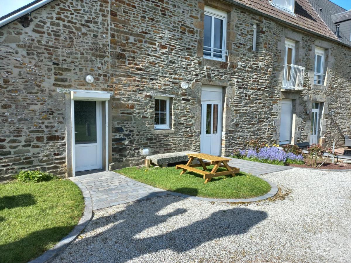 Gites De L'Aumondiere Condé-sur-Noireau Exterior foto