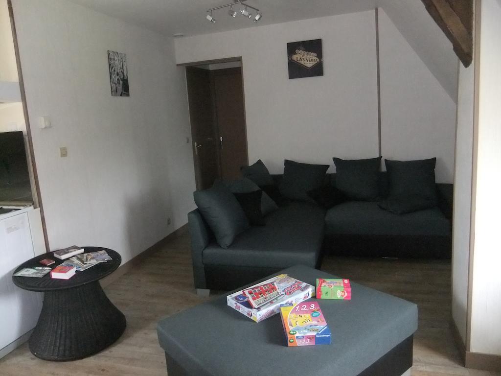 Gites De L'Aumondiere Condé-sur-Noireau Zimmer foto